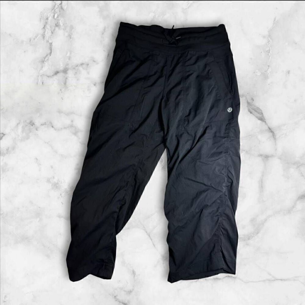 Lululemon Size 4 Black Dance Studio Pants 20"